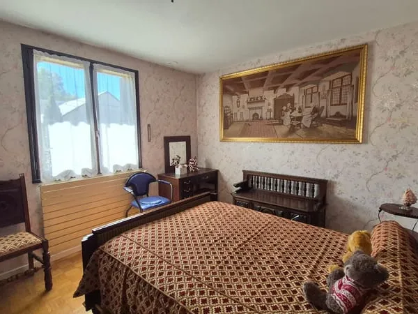 Maison de Type 5, 98 m², garage, terrain de 685 m², ESPALION