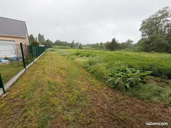 Terrain de 1 454 m² constructible - Libre constructeur - Proche accès autoroute