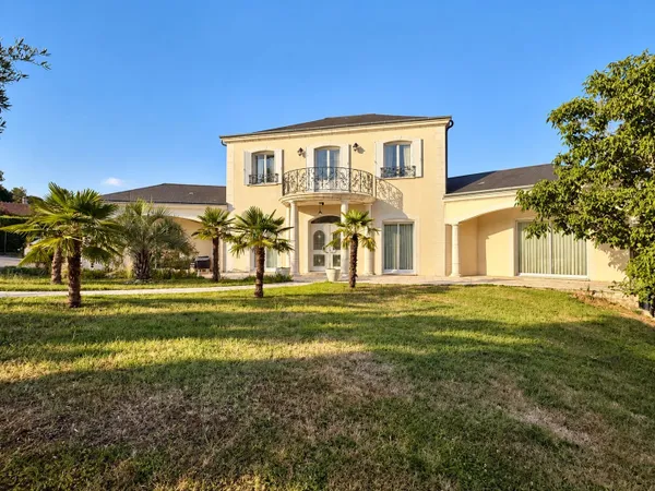 Maison d’exception – Volumes, lumière et art de vivre au calme absolu