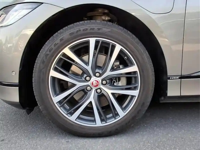 Jaguar I-Pace ev400 awd 90kwh — photo 8