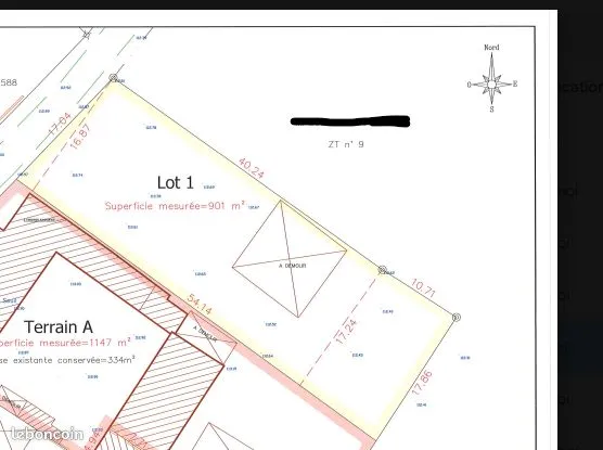 Terrain à batir de 901 m²