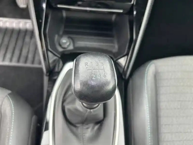 Peugeot 2008 puretech 130 s&amp;s bvm6 — photo 14