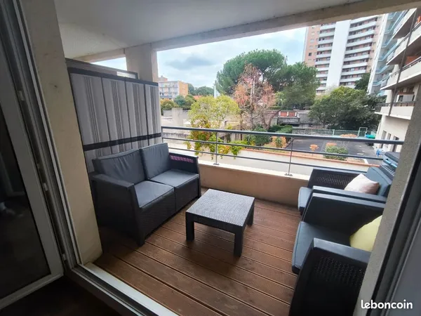 Appartement 54m² Toulouse 31000 Compans caffarelli avec terrasse a côté de la place saint pierre