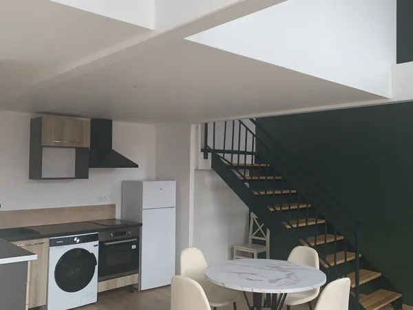 à louer - beau duplex meublé entièrement rénové - 50 m² - bellevue