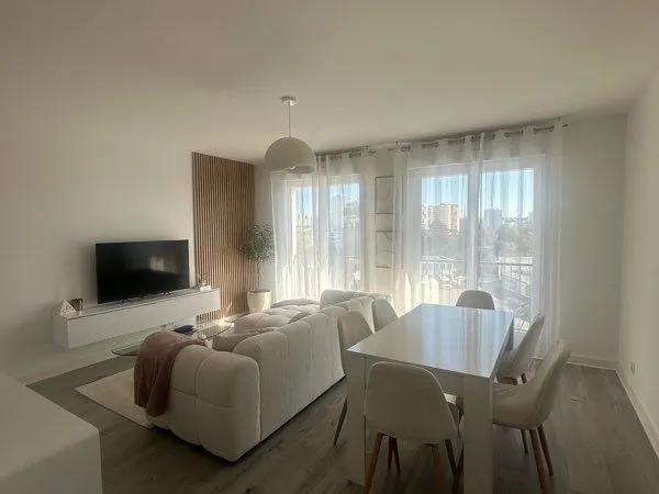 Appartement T3 entièrement meublé - 75 m² - Lumineux - Balcon - Ascenseur