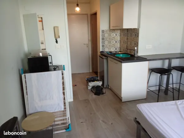 STUDIO MEUBLE 21 m2 EN RESIDENCE