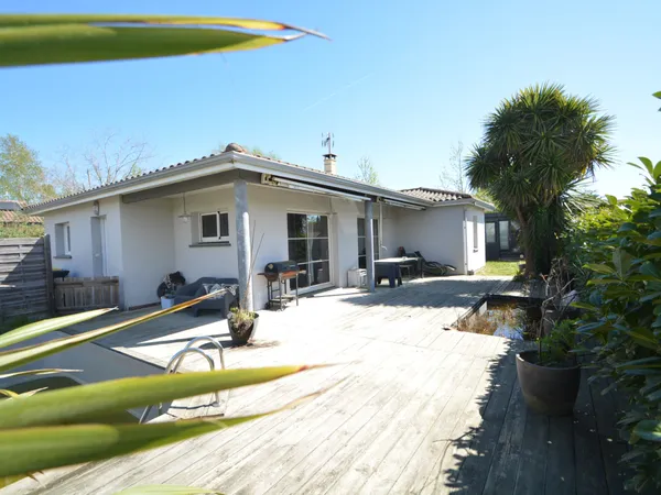 MAISON À VENDRE 4 PIÈCES PRINCIPALES + PISCINE - LE PORGE