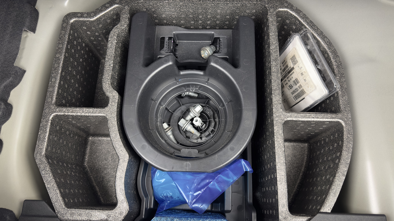 Peugeot 208 PureTech 100 S&amp;S EAT8 — photo 32