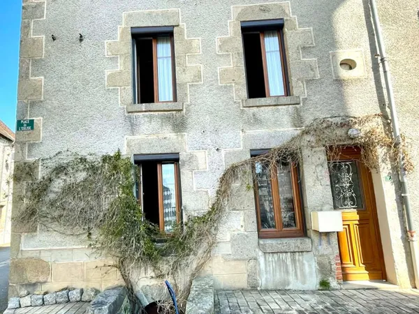 Ensemble immobilier de deux maisons et une maisonette