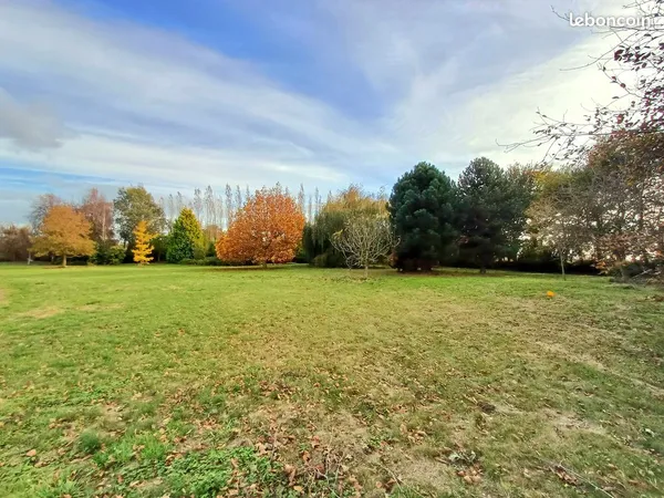 Terrain constructible de 4 000 m² divisible - Pleumeur-Gautier - 210 000