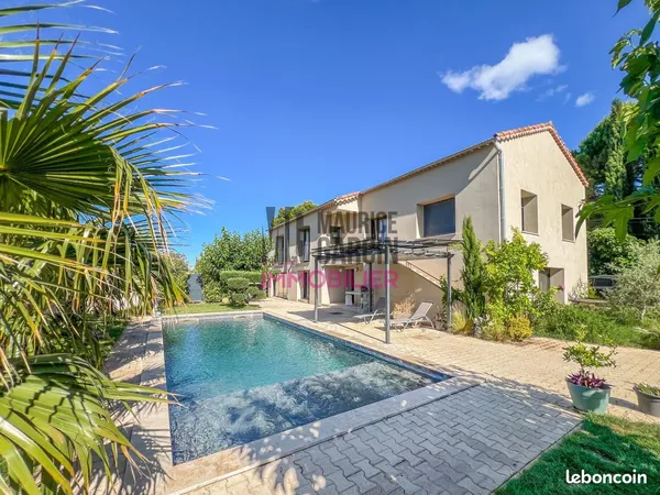 Propriété 6 pièces 230 m²