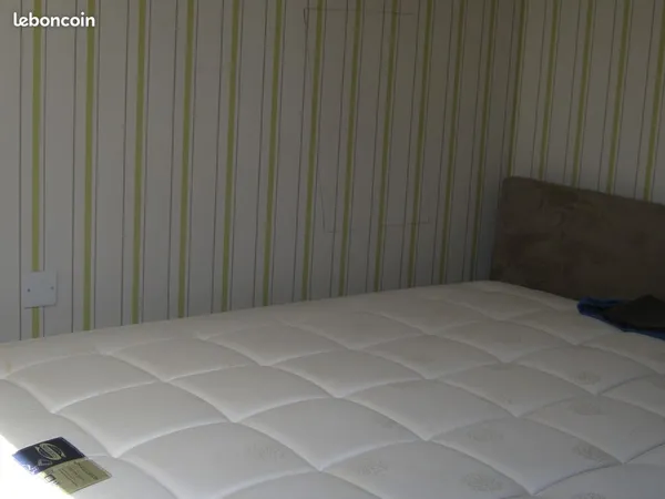 Location grande chambre meublée indépendante
