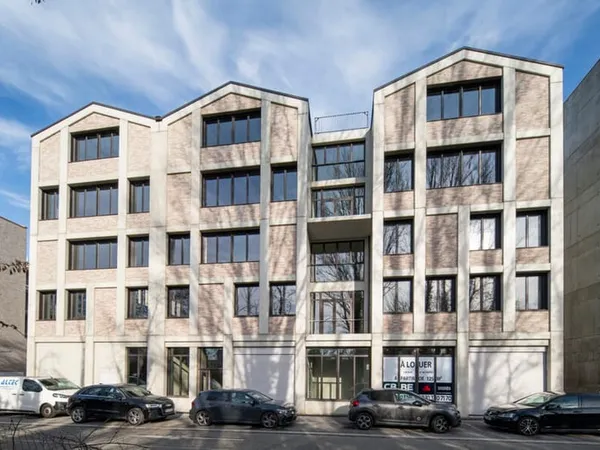 BOX À LOUER STOCKAGE - BORDEAUX BRAZZA - 32 À 38 M²