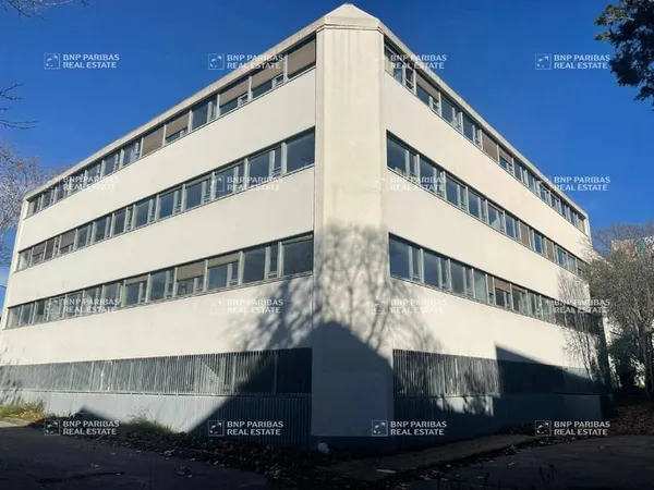 Bureau 3125 m²