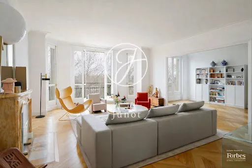 Appartement 5 pièces 199 m²