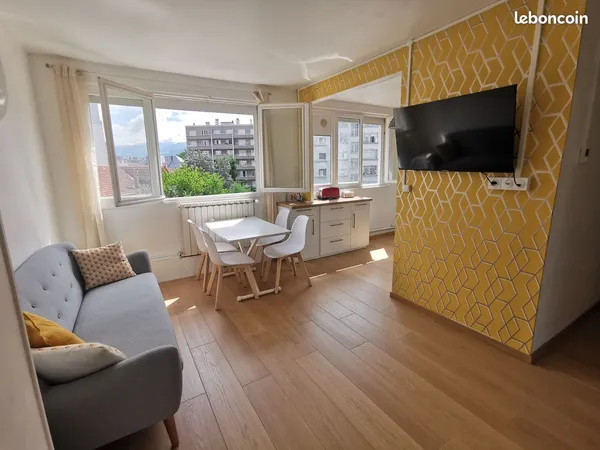 Chambre meublée en coloc - Grenoble Foch-Ferrié - 454 tout compris