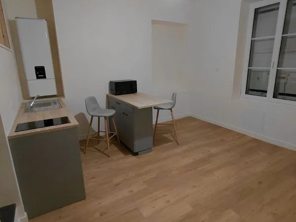 Appartement Location Soulaire-et-Bourg 1p 21m² 360€