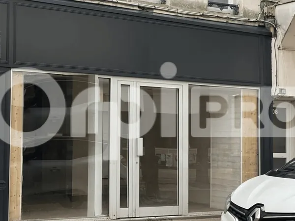 Local commercial 130 m²