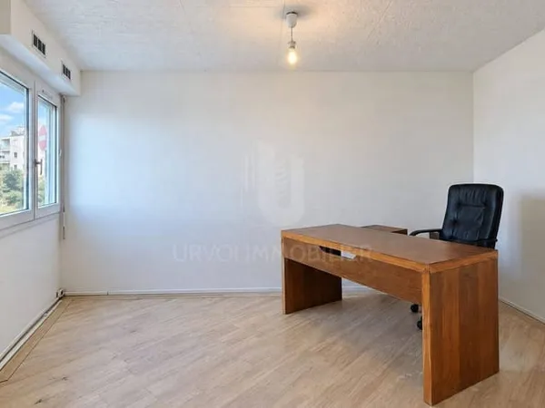Local professionnel 1 pièce 14 m²