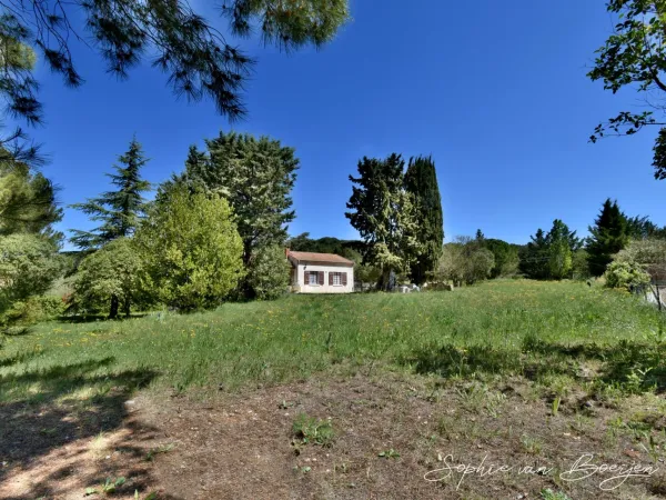 Terrain 1423 m²