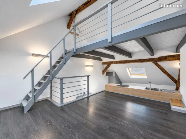 FAVERGES CENTRE - SUPERBE LOFT ATYPIQUE DE 131 M² utiles - 3 CHAMBRES - MEZZANINE - 249 000