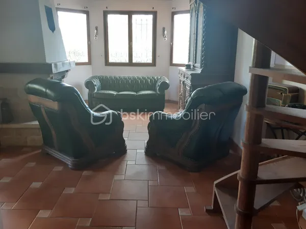 Maison 7 pièces 240 m²