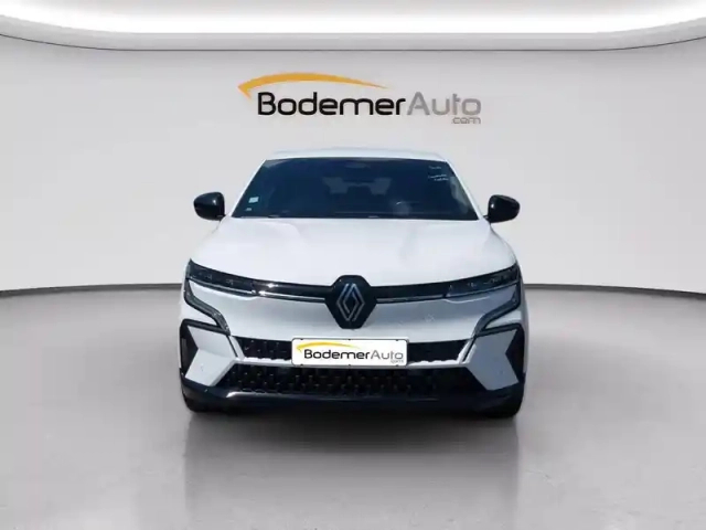 Renault Megane e-tech ev60 220 ch super charge — photo 8