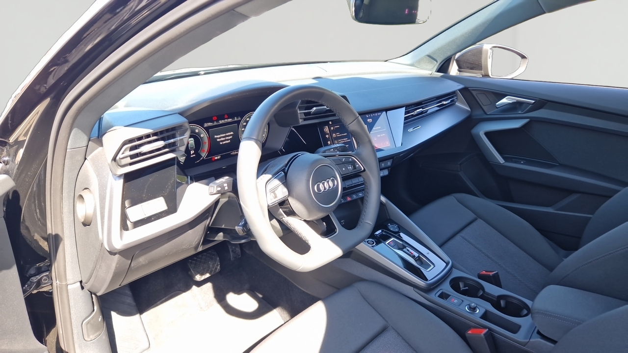 Audi A3 Sportback TFSI Mild Hybrid 116 S tronic 7 — photo 22