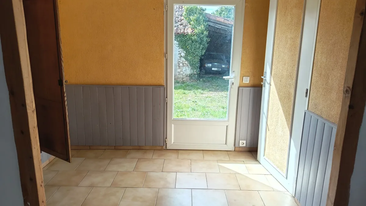 Photo 3