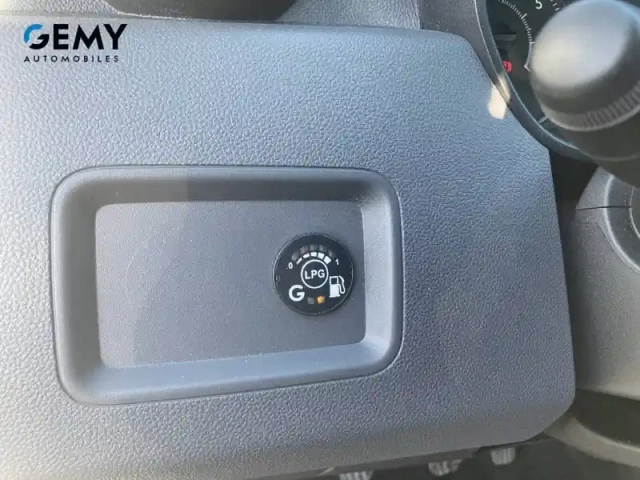Dacia Duster eco-g 100 4x2 — photo 13