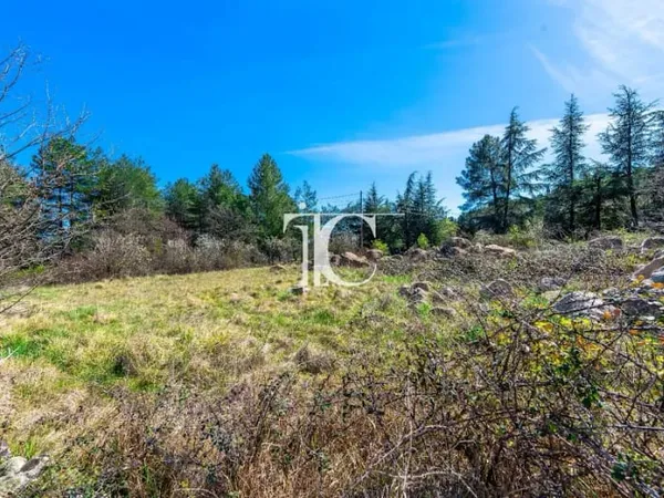 Terrain 1350 m²