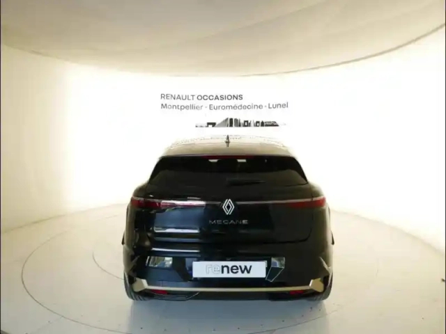 Renault Megane e-tech electric ev60 220ch iconic super charge — photo 4