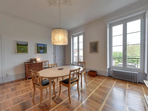 SUPERBE 6 PIÈCES + CUISINE DE 172M2 EN DERNIER ÉTAGE AVEC AS
