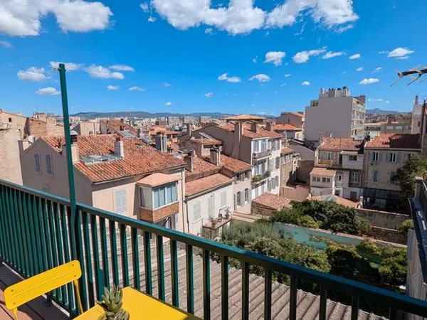 Studio meublé rénové de 30 m² avec terrasse de 15 m² - Marseille 7e