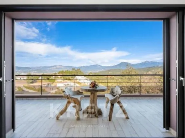 Villa d'architecte au coeur d'un domaine privé