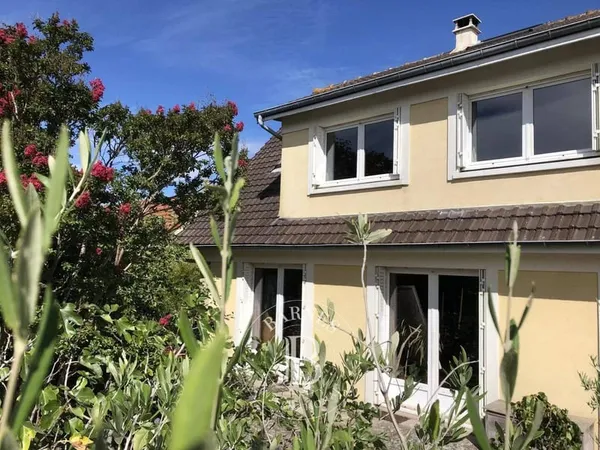Maison 9 pièces 350 m²