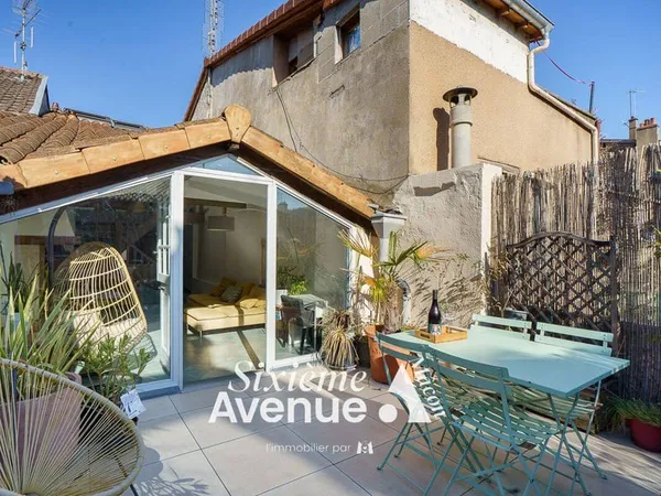 Maison 6 pièces 221 m²