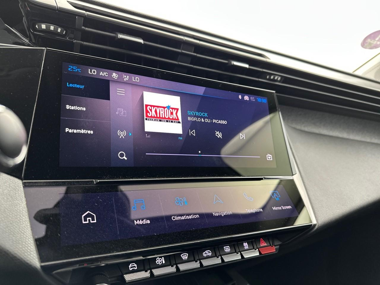 Peugeot 308 phev 180 e-eat8 allure pack — photo 23