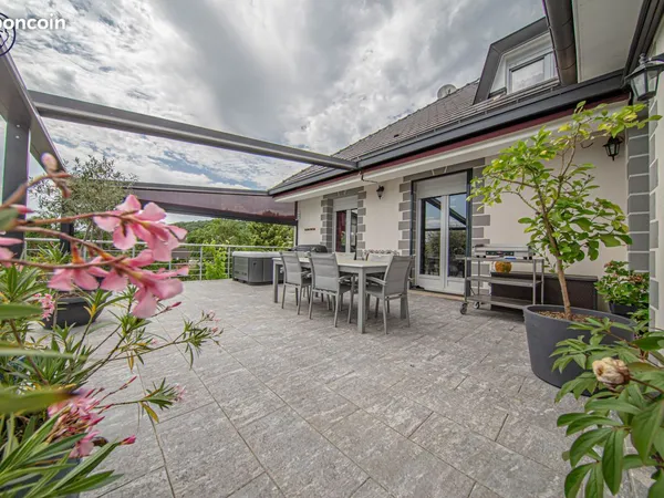 Maison 10 pièces 360 m²
