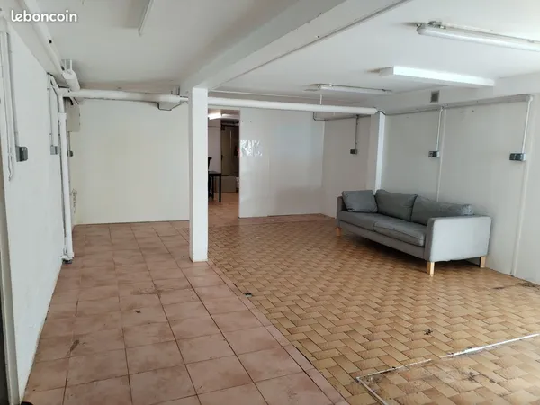 Local 160 m² Pacé