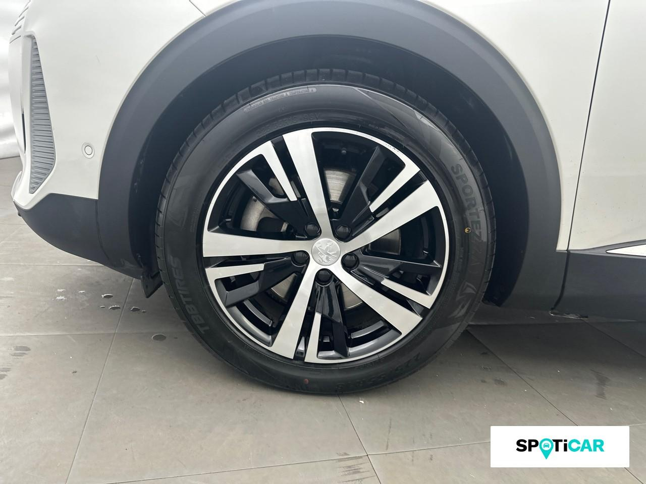 Peugeot 3008 gt hybrid 225 e-eat8 — photo 11