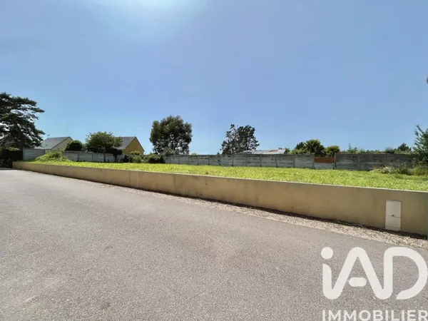 Terrain 883 m²