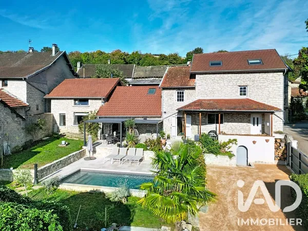 Maison 7 pièces 202 m²