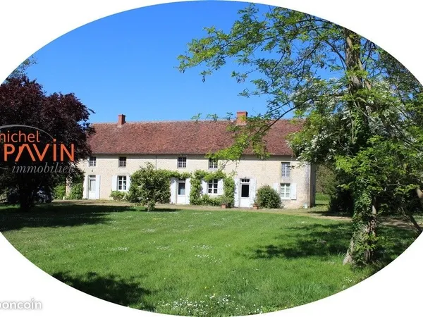 Propriété 12 pièces 256 m²