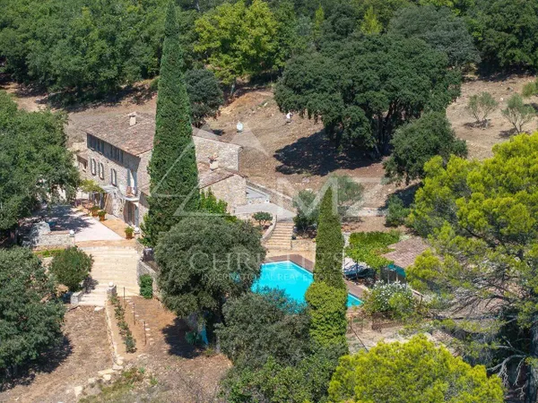 Maison 8 pièces 413 m²