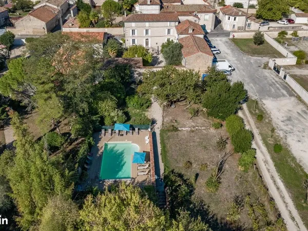 Propriété 10 pièces 255 m²