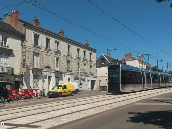 Deux chambres dans grand appartement bien situé