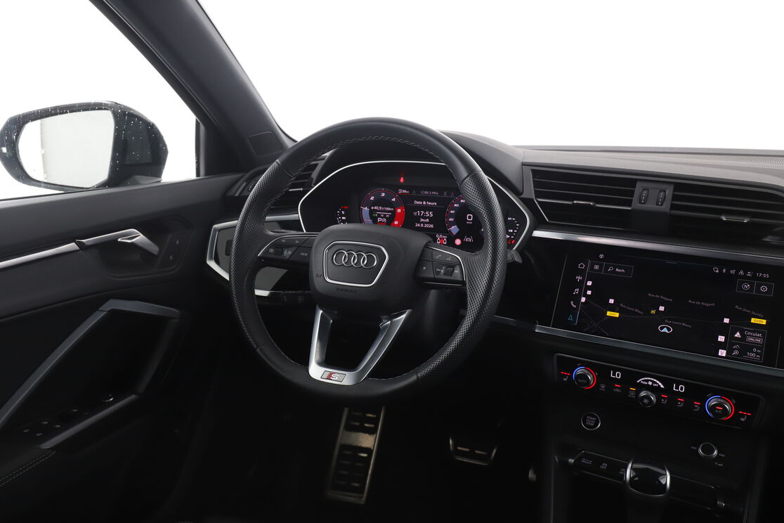 Audi Q3 35 TDI S Line S Tronic 7 — photo 13