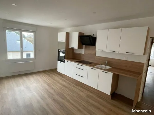 Maison 2 chambres, bureau et cour
