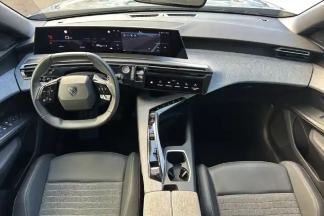 Peugeot 3008 hybrid 145 e-dcs6 — photo 16